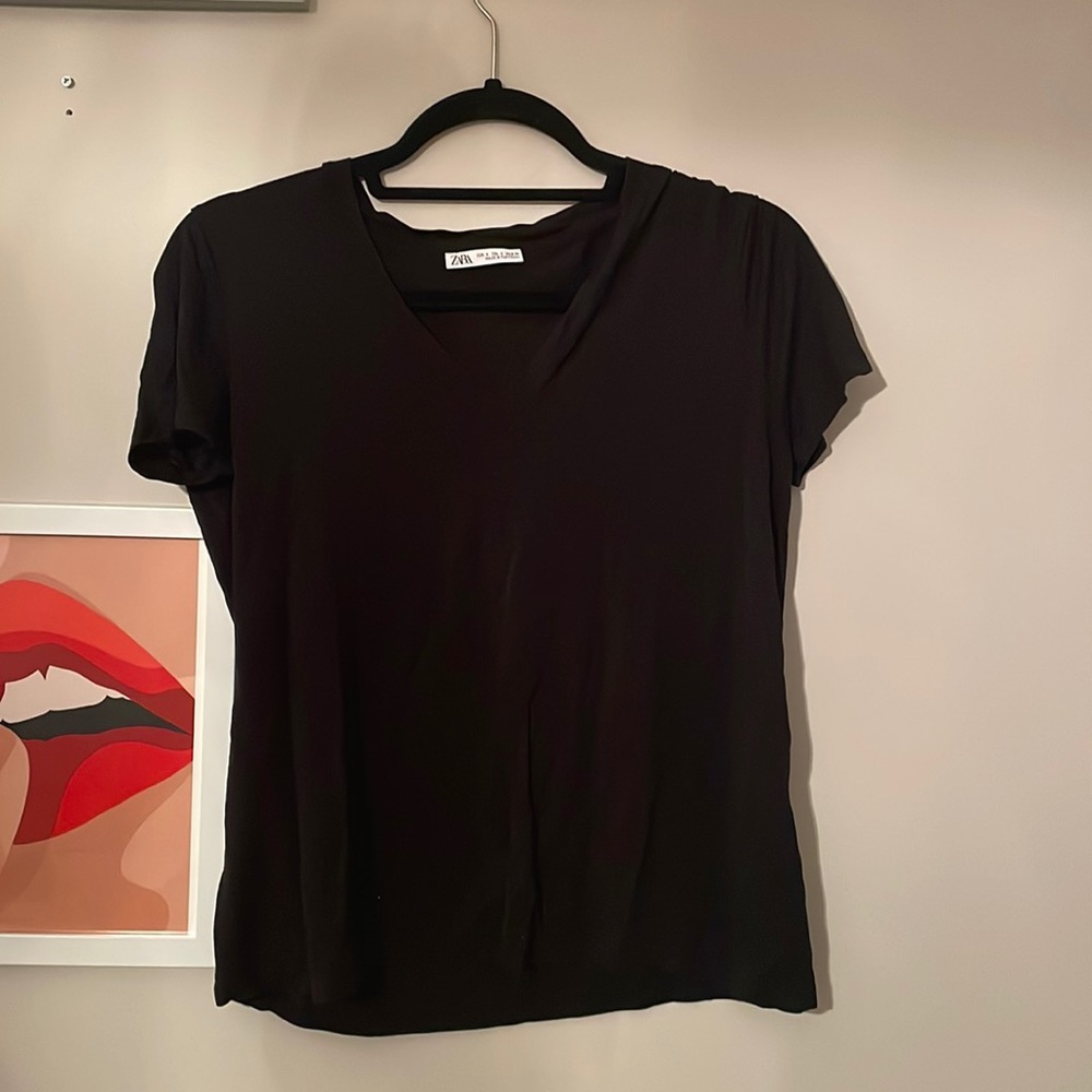 Zara black t-shirt. Size SM. Like new condition. No stains or rips.